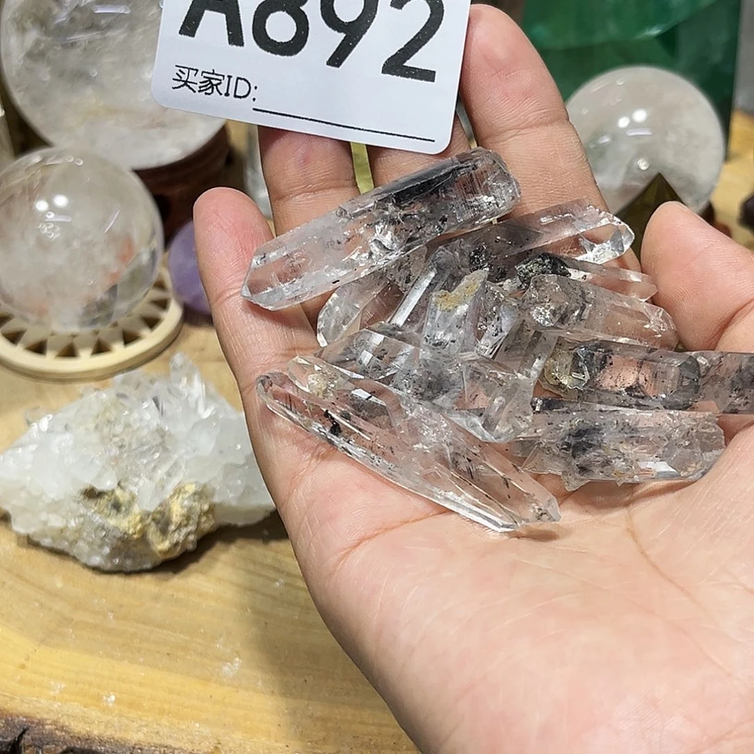 未镶嵌珠宝半成品水晶心**活多样性发其一微瑕
