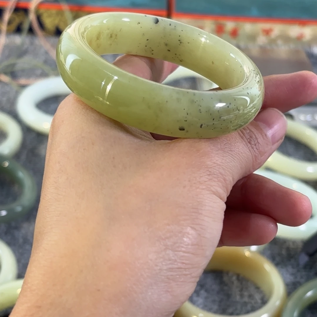 和田玉（糖玉）未镶嵌颈饰