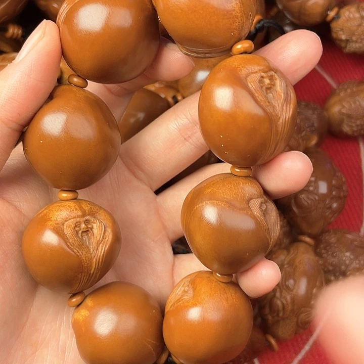 看***透橄榄核吊坠橄榄核