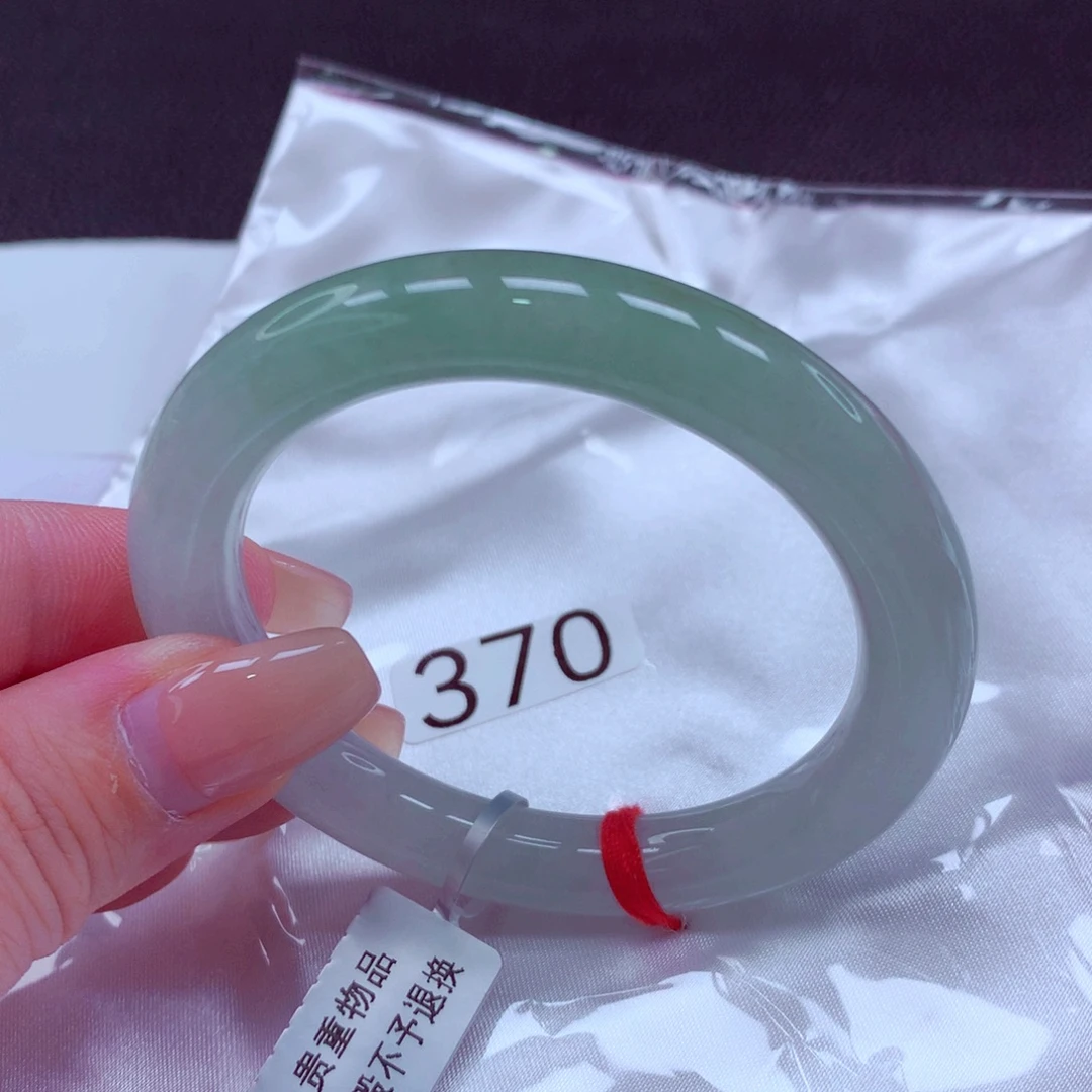 翡翠手镯未镶嵌手镯