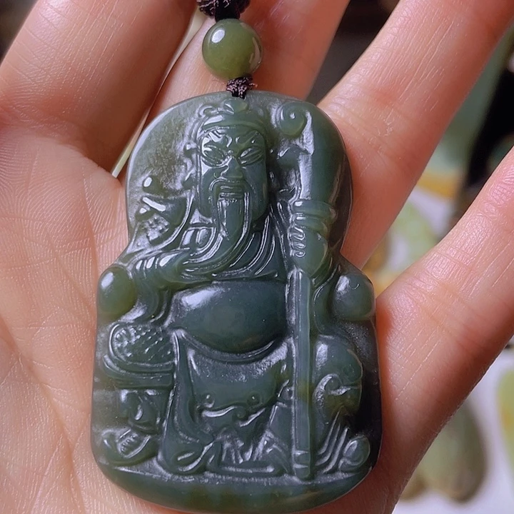 未镶嵌岫岩河磨玉（透闪石质玉）把件