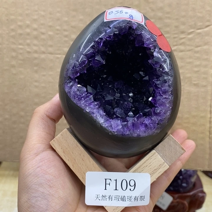 西***曼未镶嵌紫晶大型摆件（非配饰）