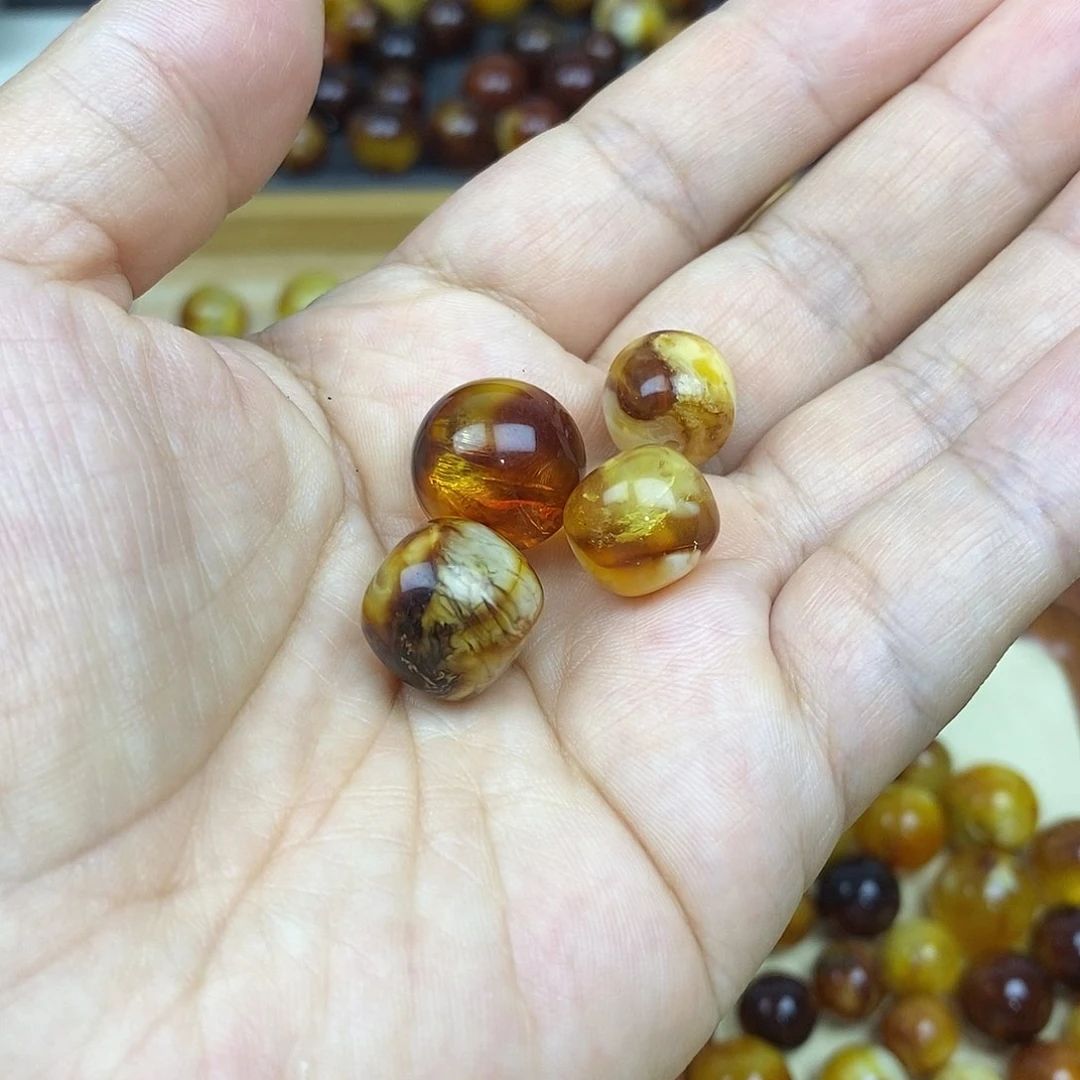 k***n未镶嵌琥珀裸石蜜蜡