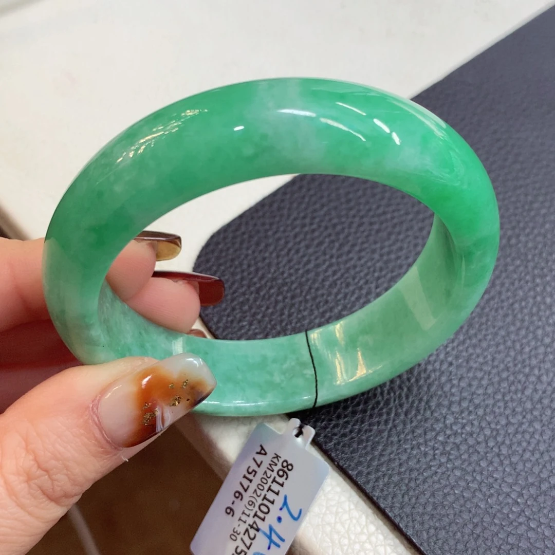 未镶嵌手镯翡翠缅甸