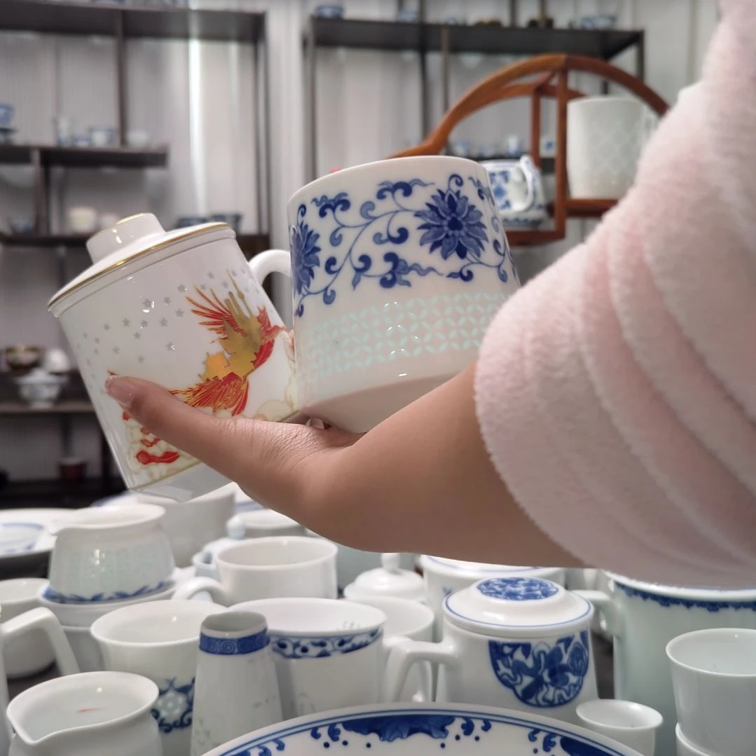 瓷鲲鹏茶漏杯加缠枝莲茶漏杯