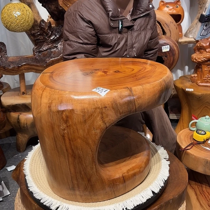 香樟木香樟木根雕凳子一物一拍编号851长40宽35高35