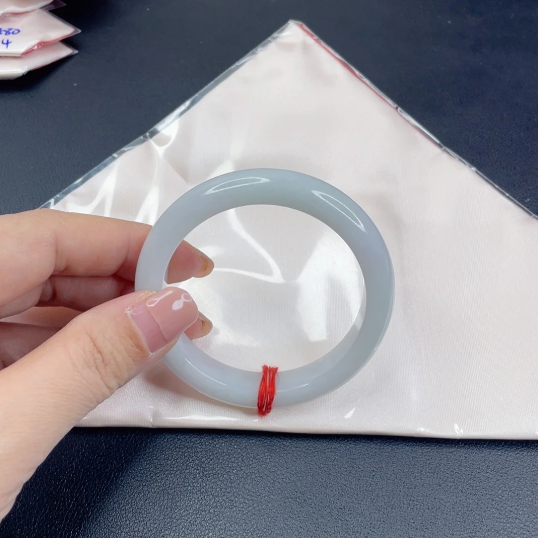 黄****翡翠未镶嵌手镯冰晴手镯