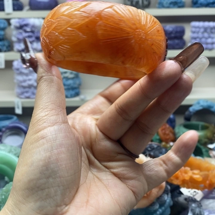 未镶嵌手镯石英岩玉