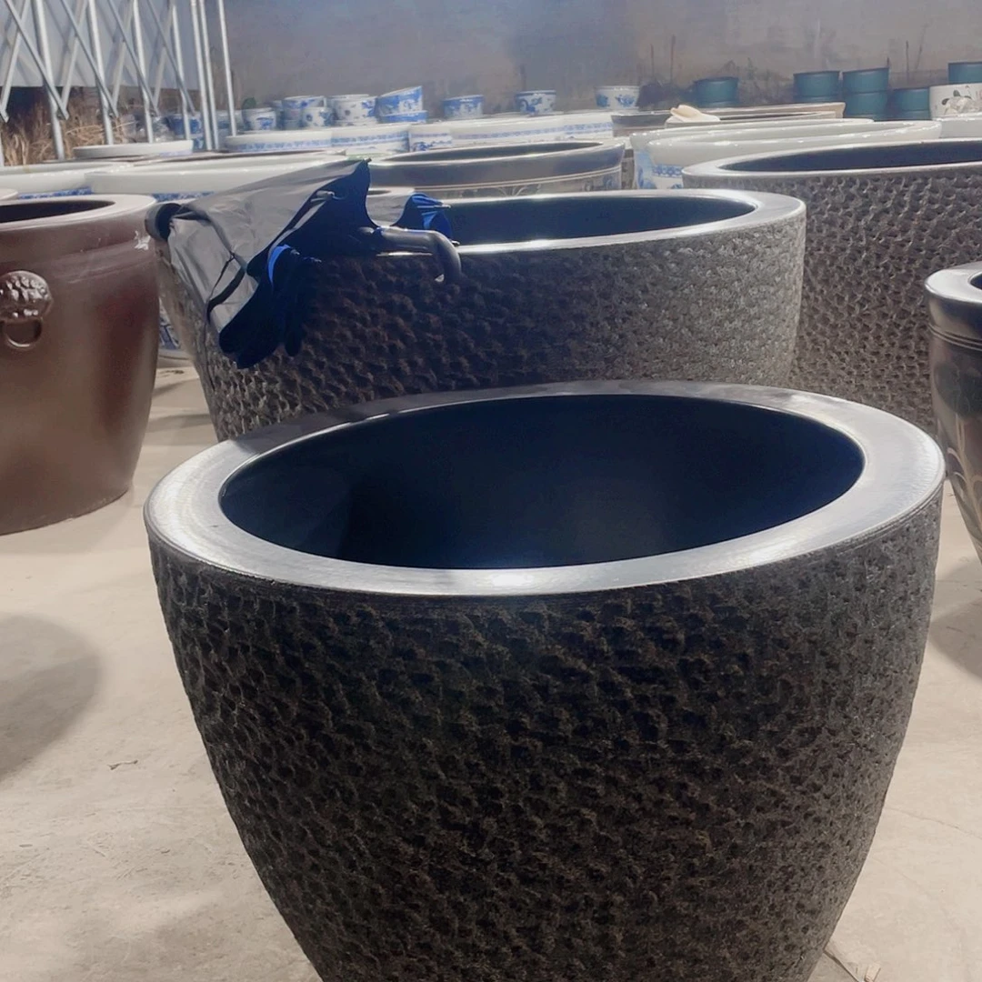缸瓷器瓷器直径80高度55。