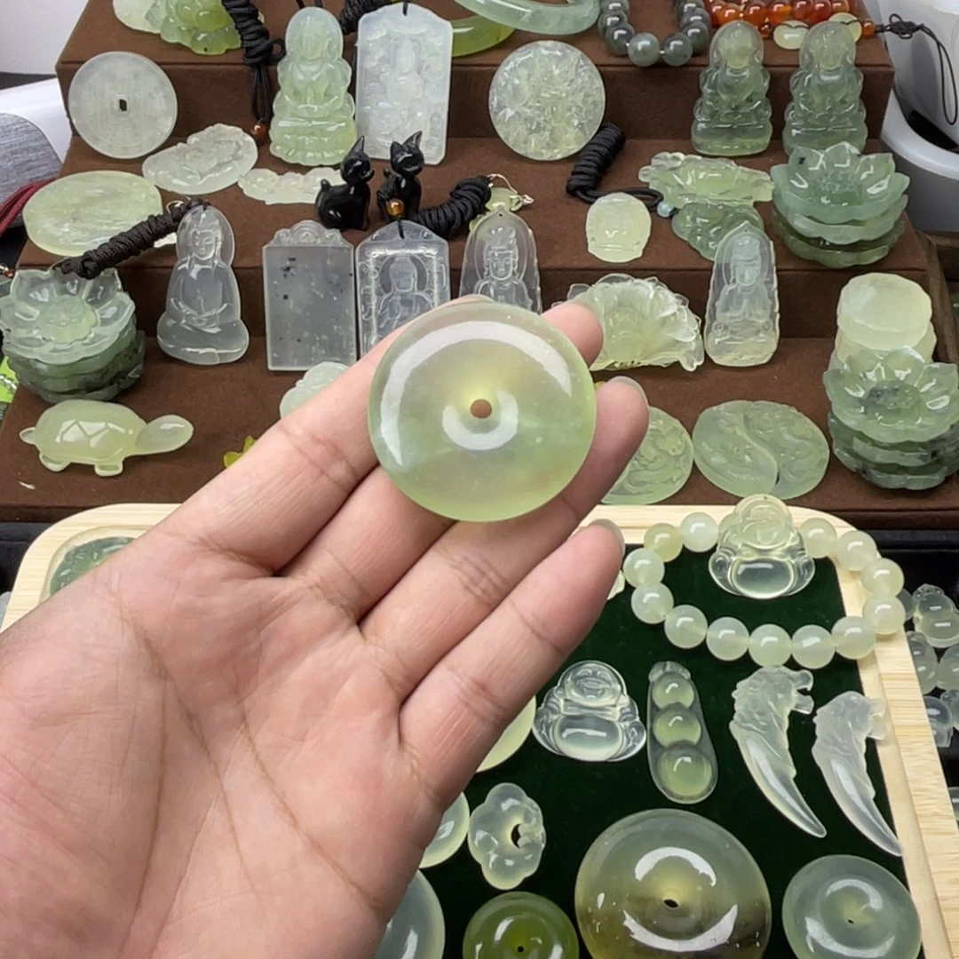未镶嵌蛇纹石玉颈饰