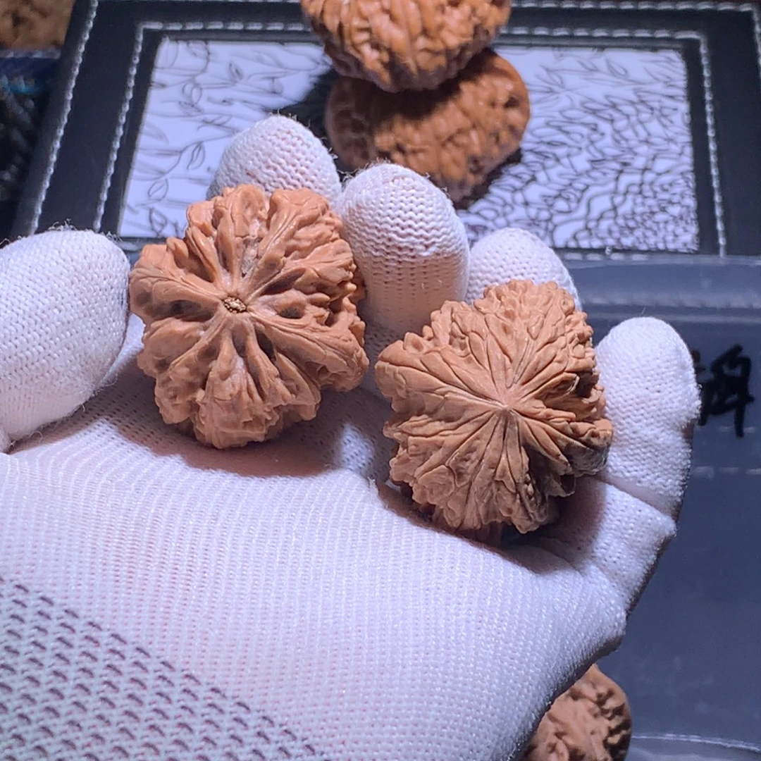 吊坠文玩核桃暴雪