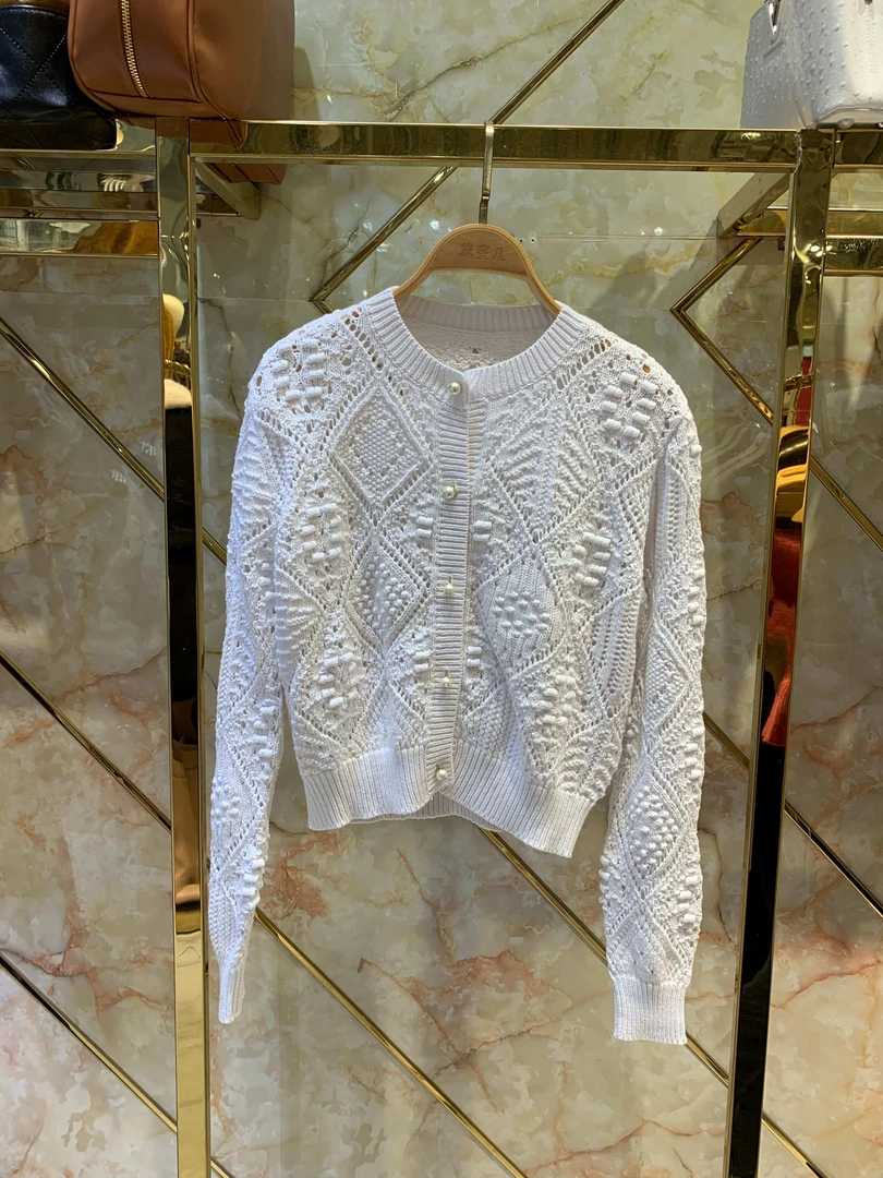 黛蜜儿2025新款菱格纹毛衣系列