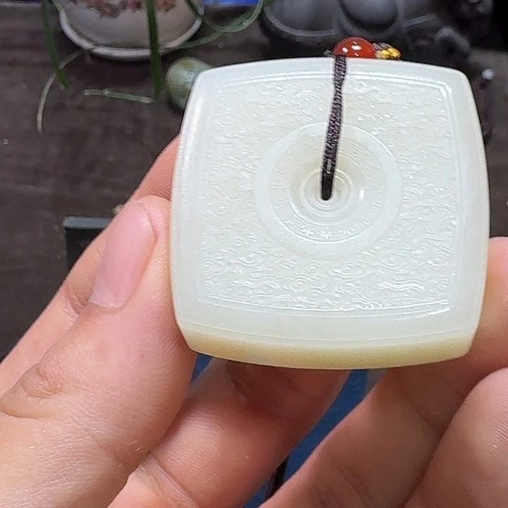 未镶嵌和田玉（糖玉）车挂