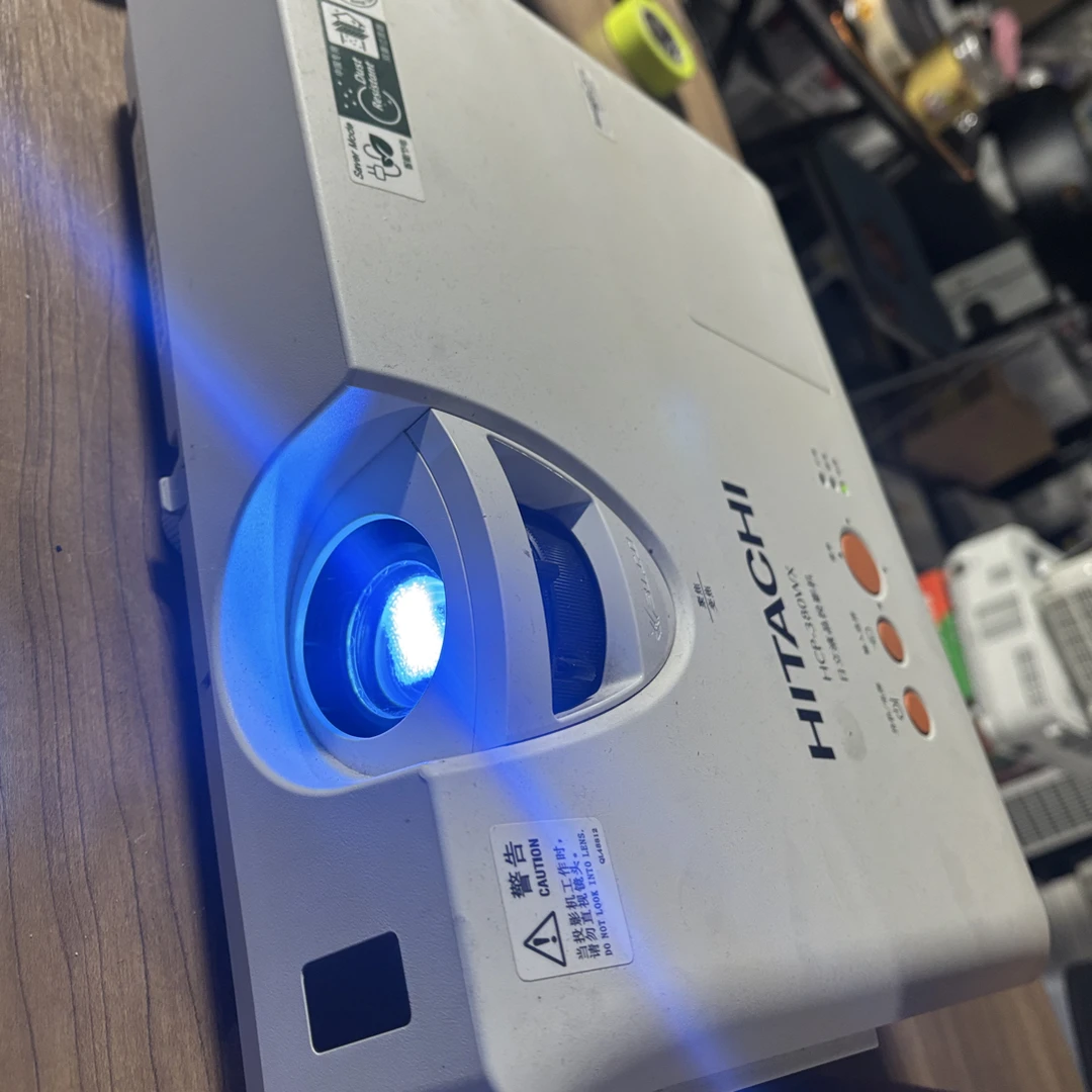 二手 日立1280.800投影仪 运费自理