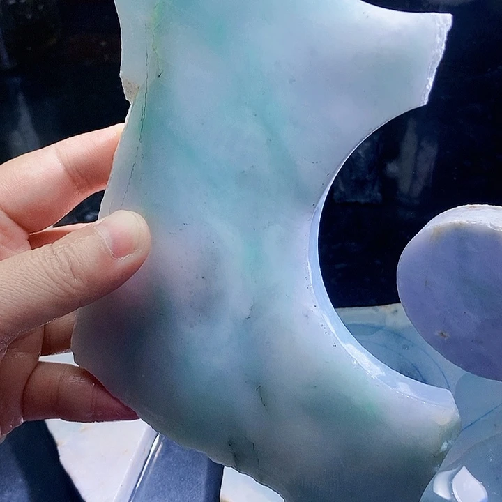 翡翠未镶嵌颈饰毛料43