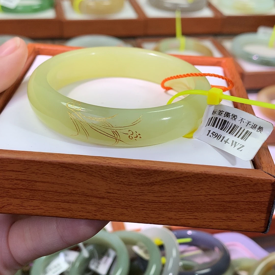 和田玉未镶嵌手镯52