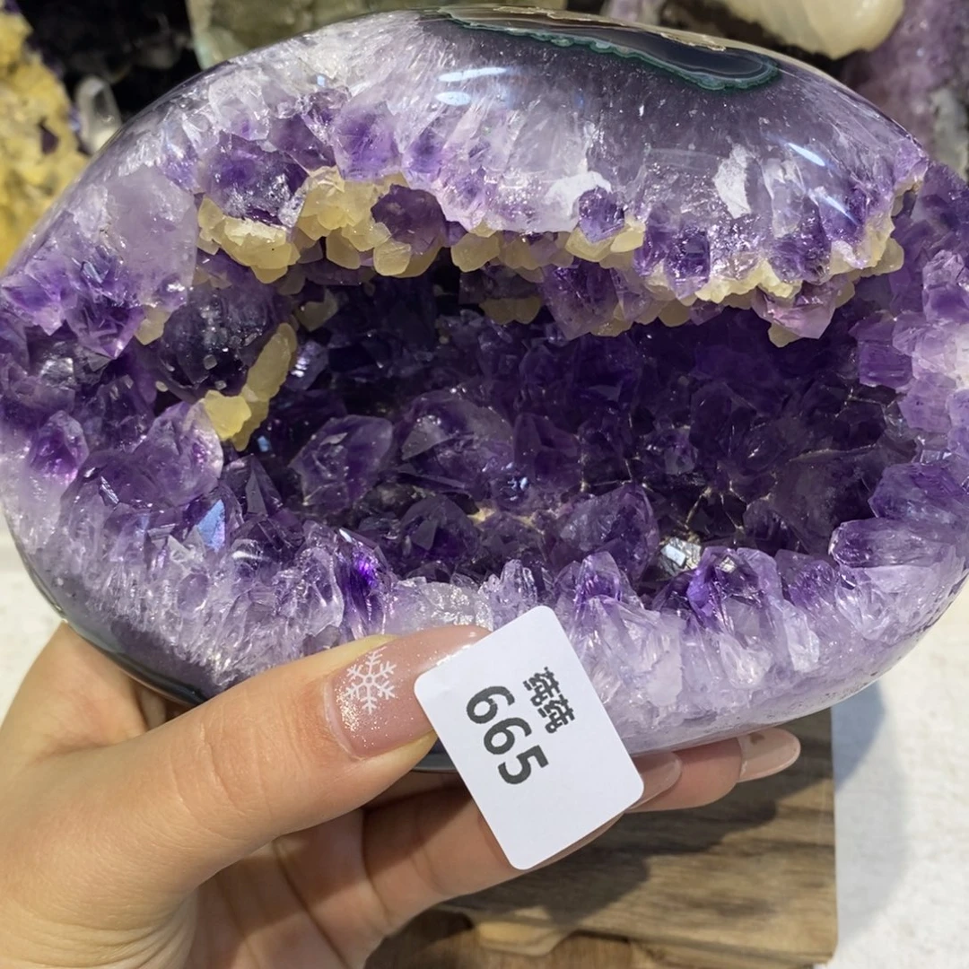 未镶嵌大型摆件（非配饰）紫晶半抛大牙方解石钱袋子