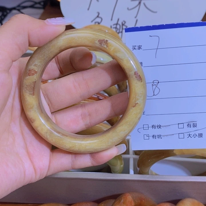 蛇纹石玉手镯未镶嵌小*女