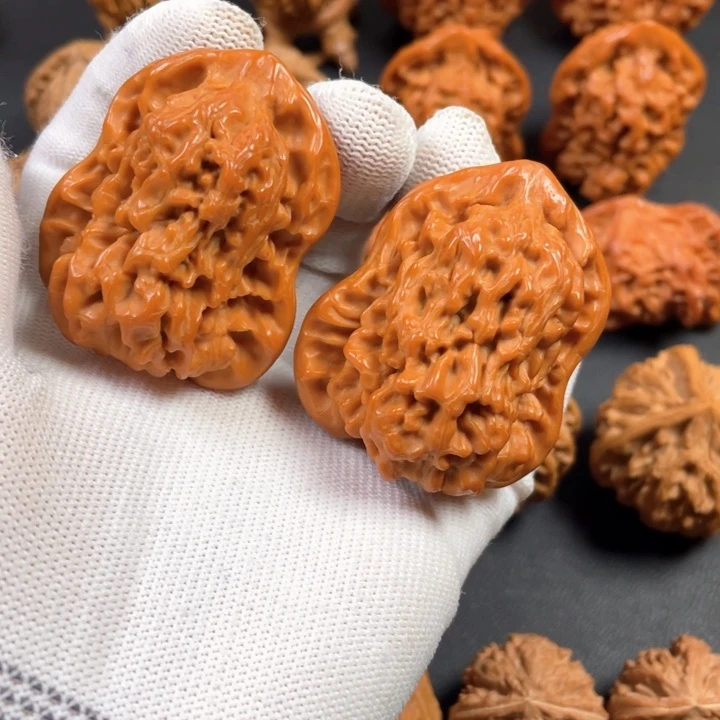 w***g文玩核桃吊坠葫芦