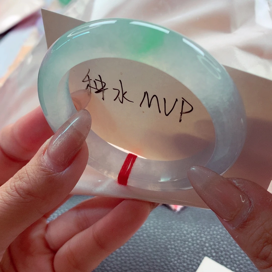 翡翠未镶嵌手镯师妹53.8强推阳春白雪一抹绿