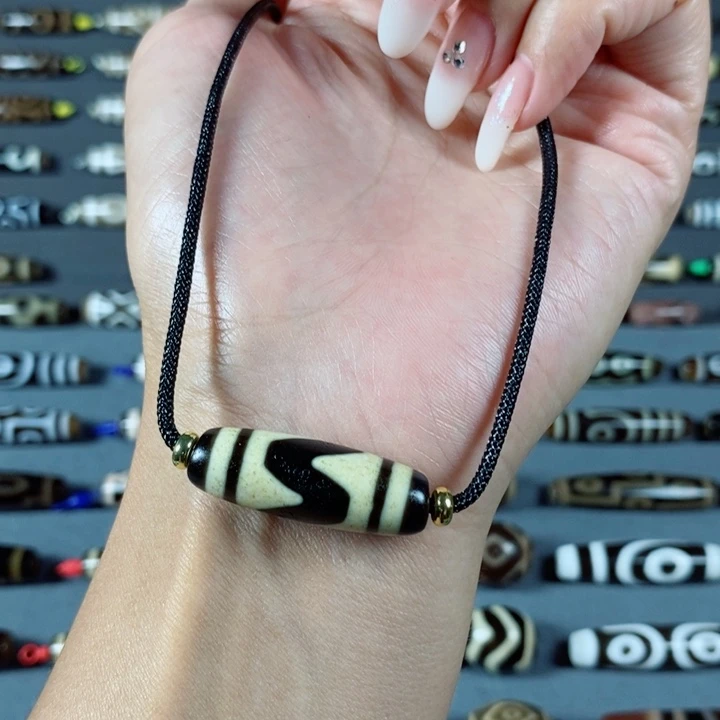 未镶嵌颈饰玛瑙/玉髓（覆膜）