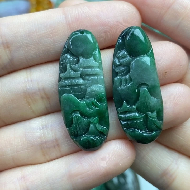颈饰未镶嵌翡翠?*默