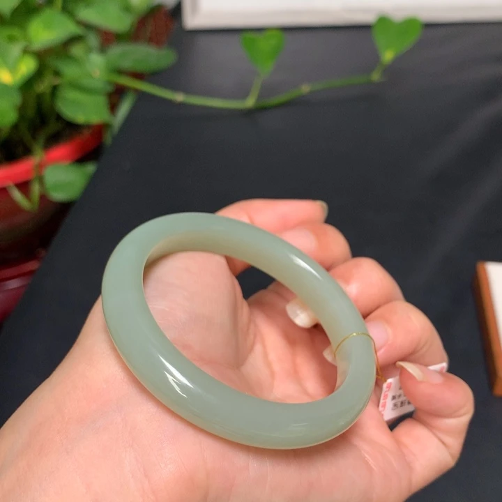 未镶嵌手镯和田玉且末蓝手镯