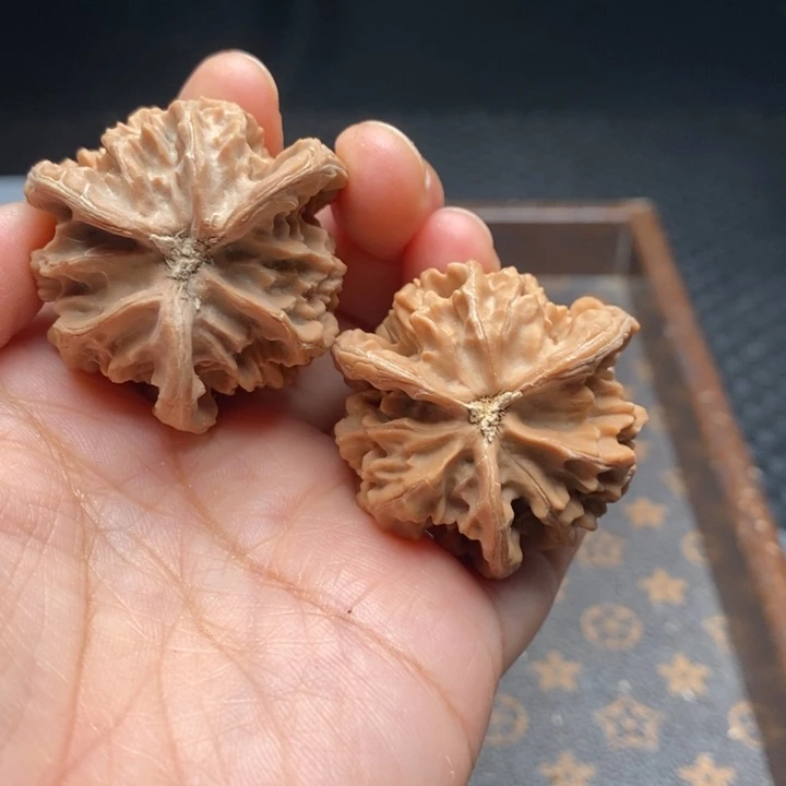 把件文玩核桃三棱38尺