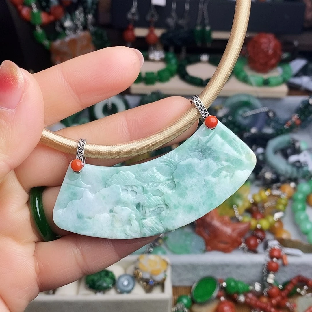 翡翠未镶嵌颈饰99