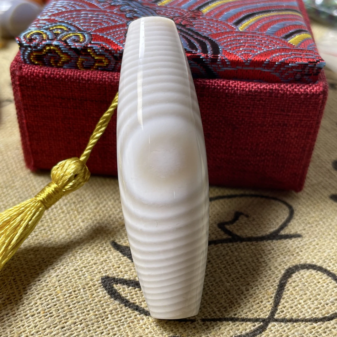 精品天然原矿白色腰缠万贯缠丝玛瑙