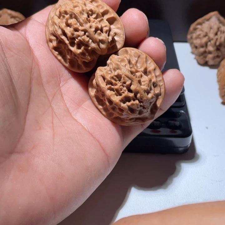 文玩核桃吊坠39磐石