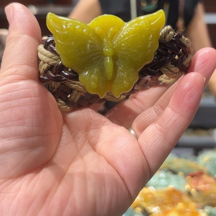 岫玉未镶嵌毛衣链