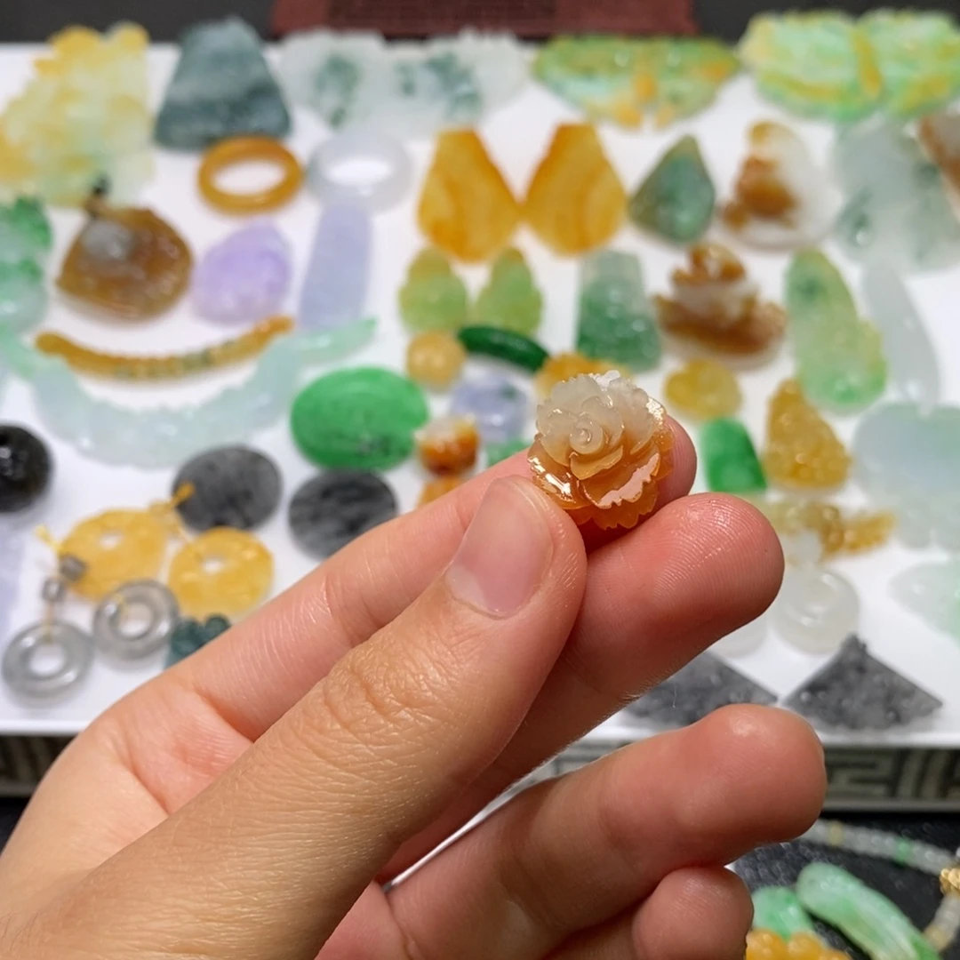 定制翡翠未镶嵌花