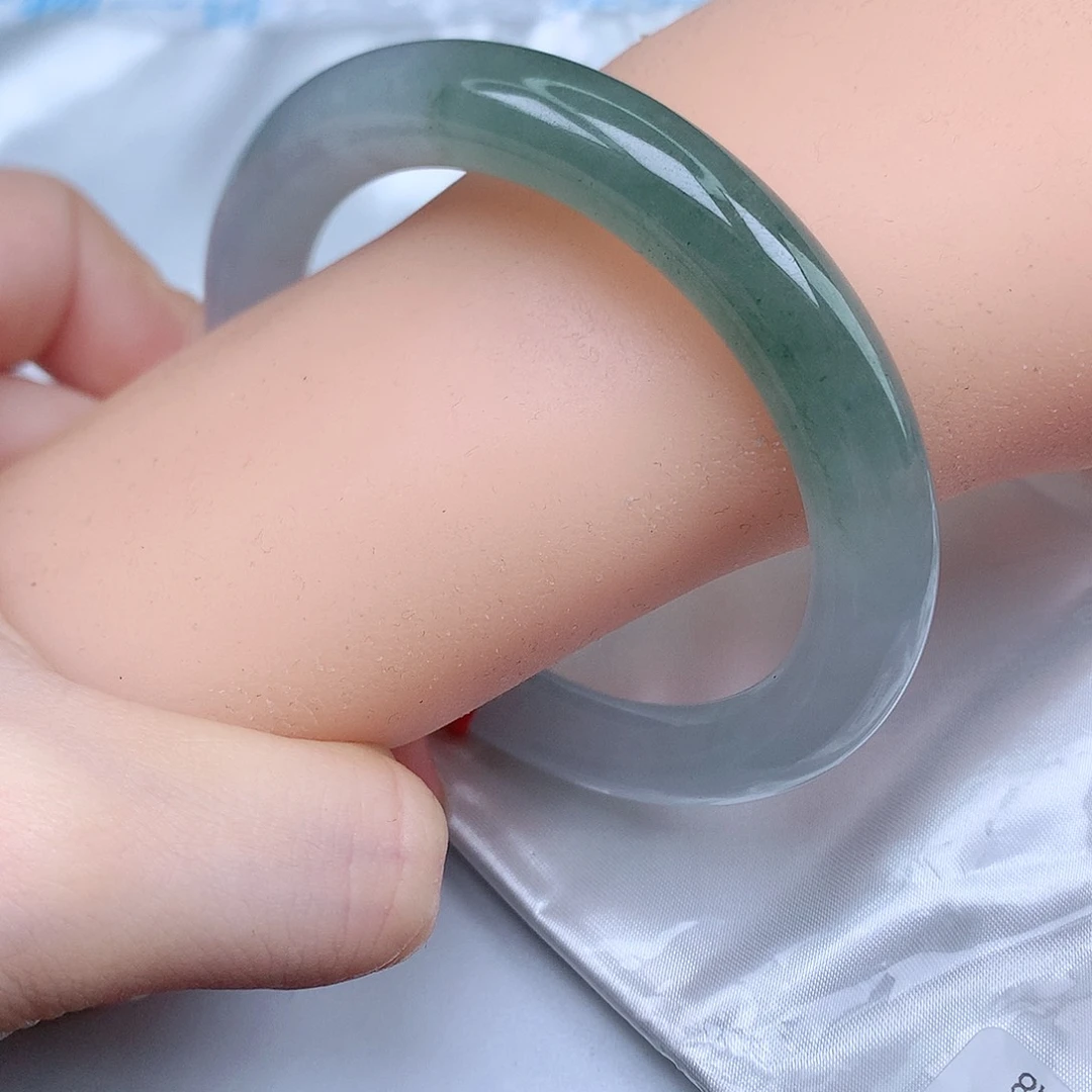 翡翠手镯（圆镯）未镶嵌天然