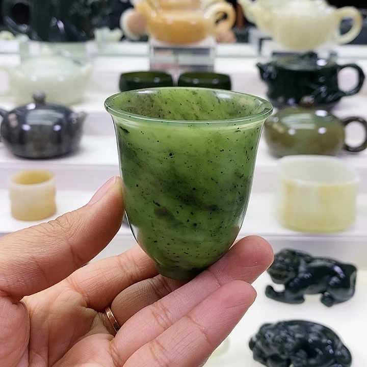 未镶嵌和田玉挂件杯子