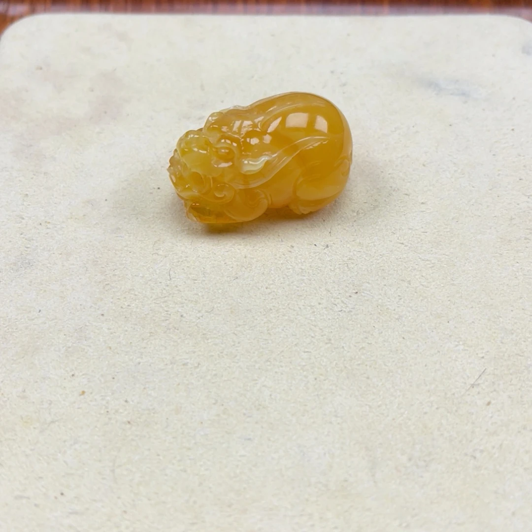 蜜蜡未镶嵌裸石貔貅