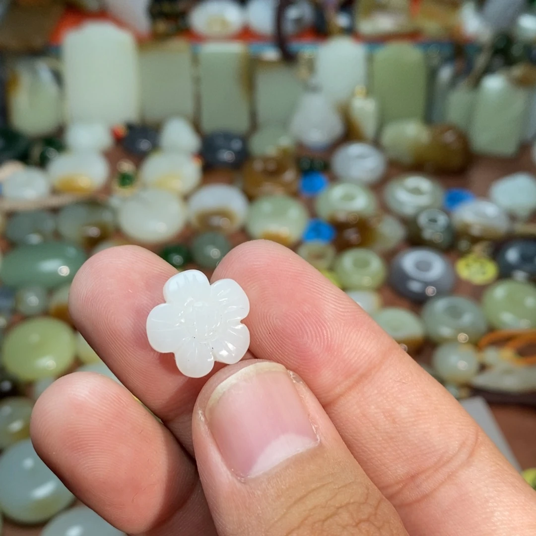 和田玉未镶嵌吊坠(不含链)