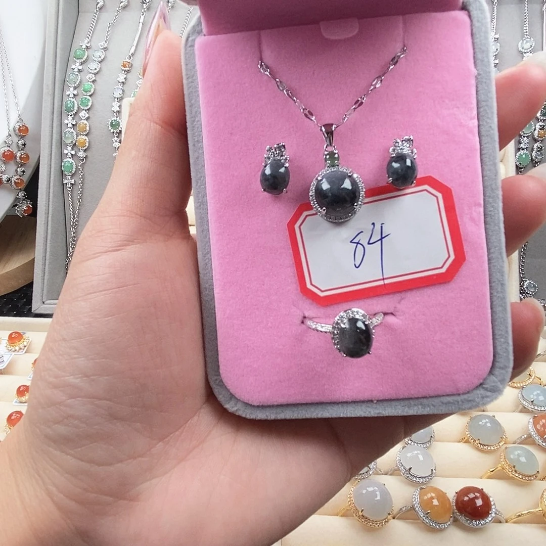 翡翠未镶嵌戒指缅甸