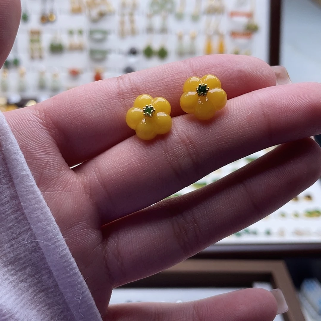 和田玉未镶嵌耳饰