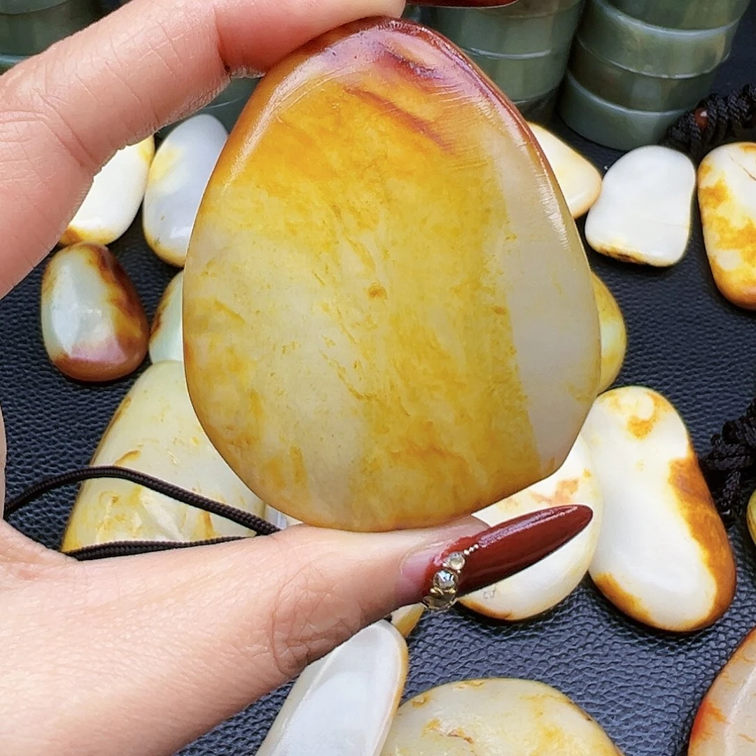 和田玉挂件未镶嵌