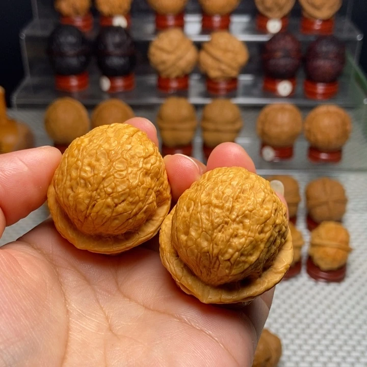 文玩核桃把件铁狮子头30