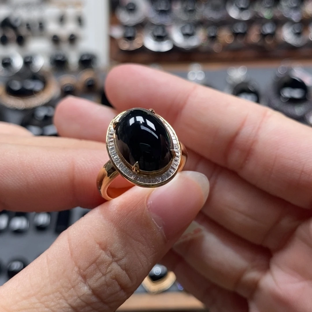 翡翠18K金镶嵌戒指