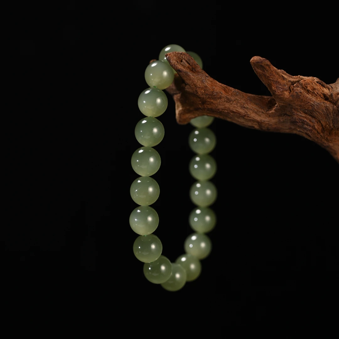 LOT8895 25YU106302和田玉碧玉手串/保利