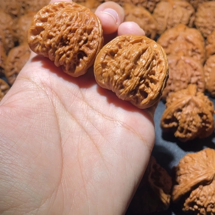 涛***哥桃核吊坠小妹三棱