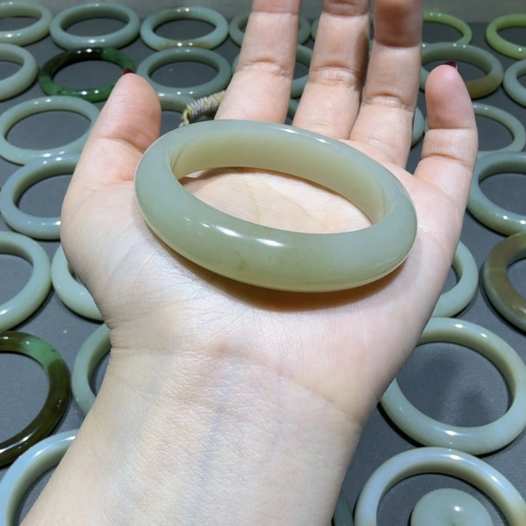 和田玉未镶嵌颈饰51.8/29