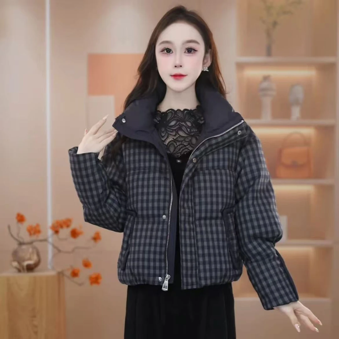 【羽绒服】TR斜纹软精纺冬季气质时尚百搭保暖加厚短款格子羽绒服