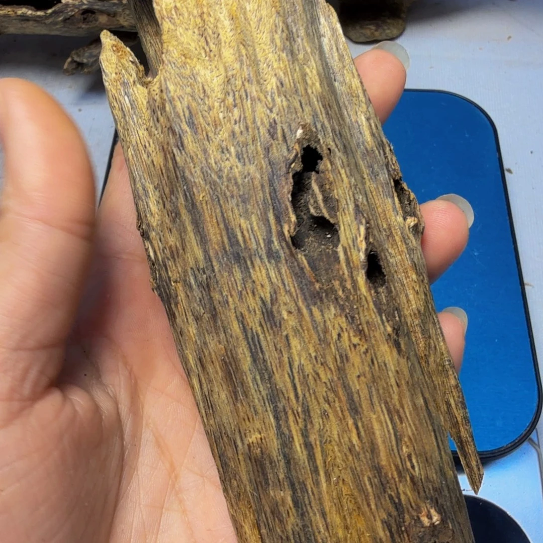 用***7线香116克绿奇楠虫漏