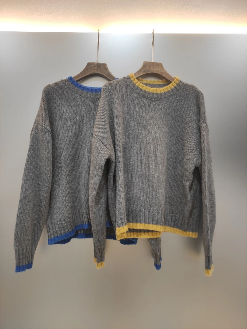 静姐~秋冬季新款拼接撞色领口宽松针织衫 20256