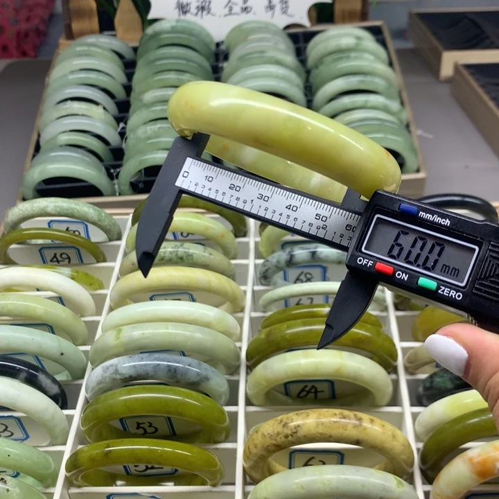 未镶嵌蛇纹石玉手镯78