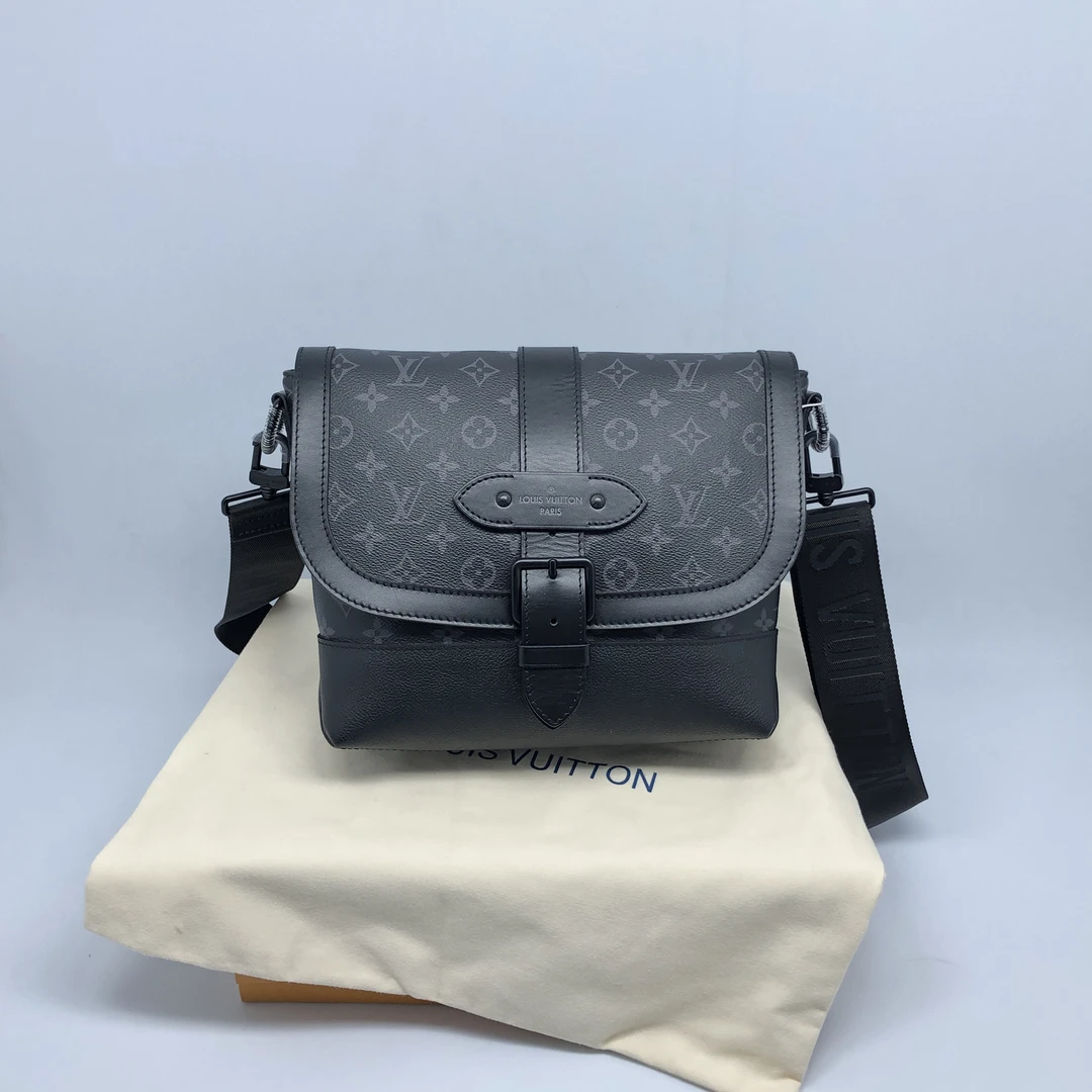 99新 LouisVuitton/路易威登 saumur黑花邮差包/4284号 芯片款